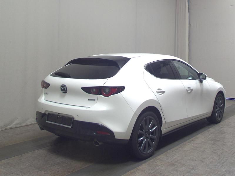 Gebraucht Mazda 3 Selection 122 PS (89 kW) 2022 Arctic white Limousine