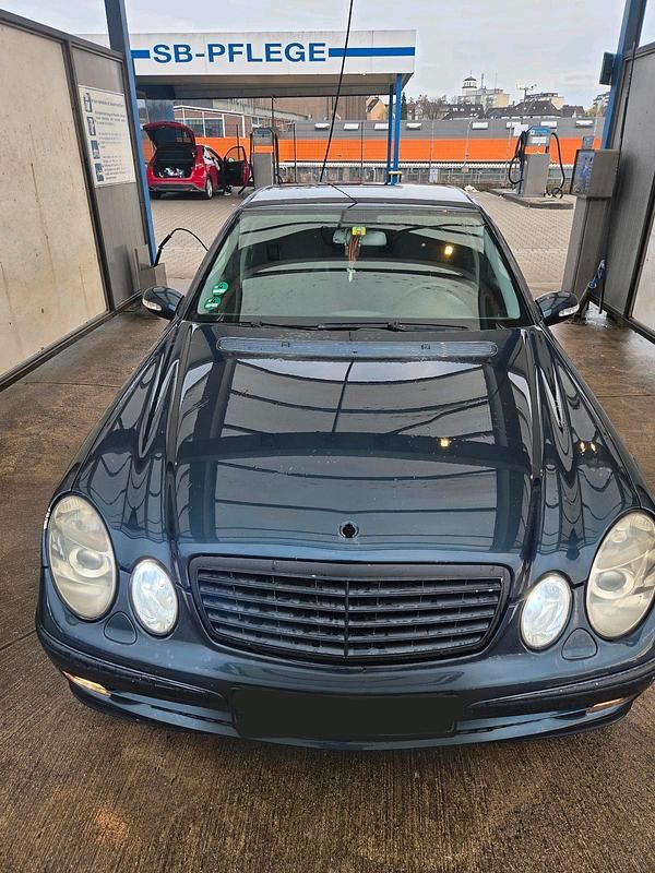 Gebraucht Mercedes E220 150 PS (110 kW) 2003 Limousine