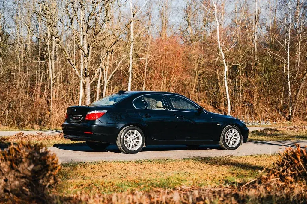 Gebraucht BMW 550 367 PS (269 kW) 2007 Schwarz Limousine