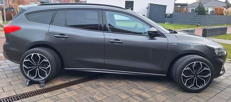 Gebraucht Ford Focus ST-Line 150 PS (110 kW) 2019 Grau Kombi