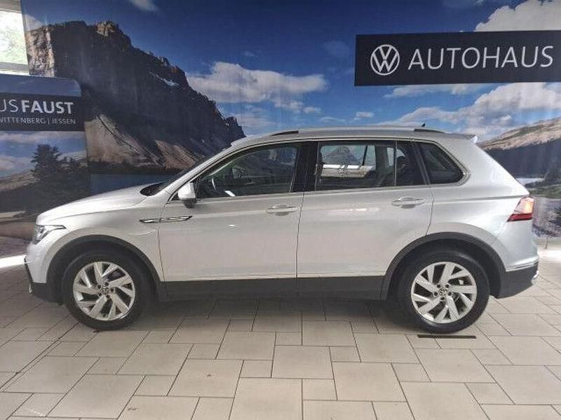 Gebraucht VW Tiguan Elegance 150 PS (110 kW) 2022 Silber metallic SUV