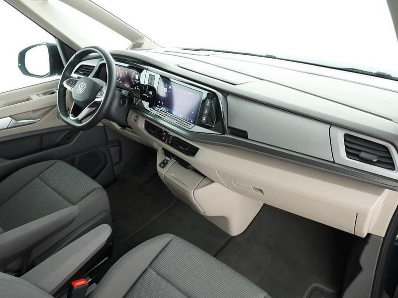 Second-hand VW Multivan Basis 150 CP (110 kW) 2025 Albastru Monovolum