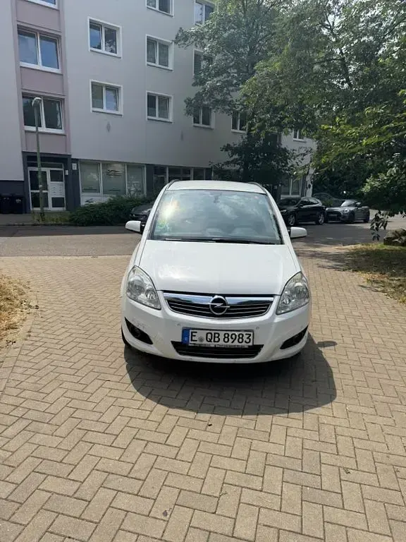 Gebraucht Opel Zafira Innovation 116 PS (85 kW) 2009 Weiß Van / Kleinbus
