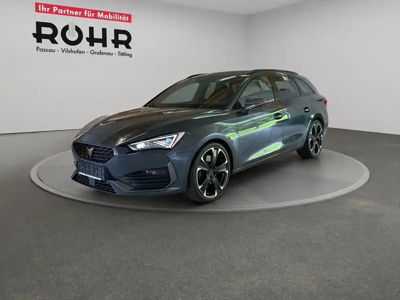 Grau Gebraucht 2023 Cupra Leon VZ Kombi | 32.819 € (Fairer Preis) - Bild 1/4