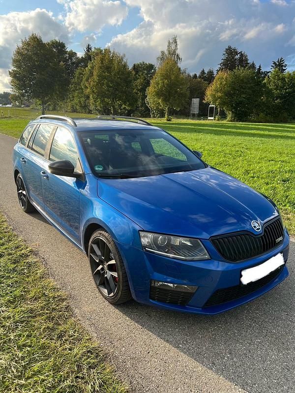 Blau Gebraucht 2016 Skoda Octavia vRS Kombi | 12.300 € (Fairer Preis) - Bild 1/4