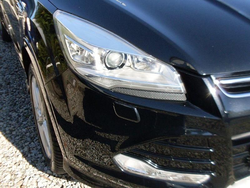 Gebraucht Ford Kuga Individual 179 PS (131 kW) 2014 Schwarz SUV