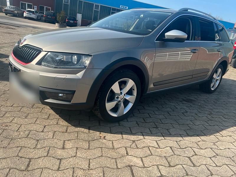 Gebraucht Skoda Octavia Scout 184 PS (135 kW) 2014 Kombi