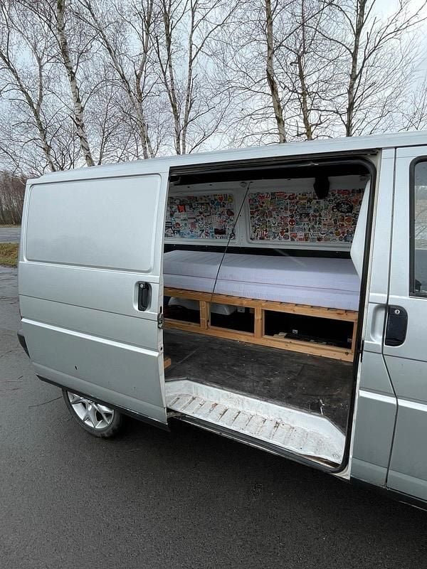 Second-hand VW Transporter 77 CP (56 kW) 1995 Argintiu Van