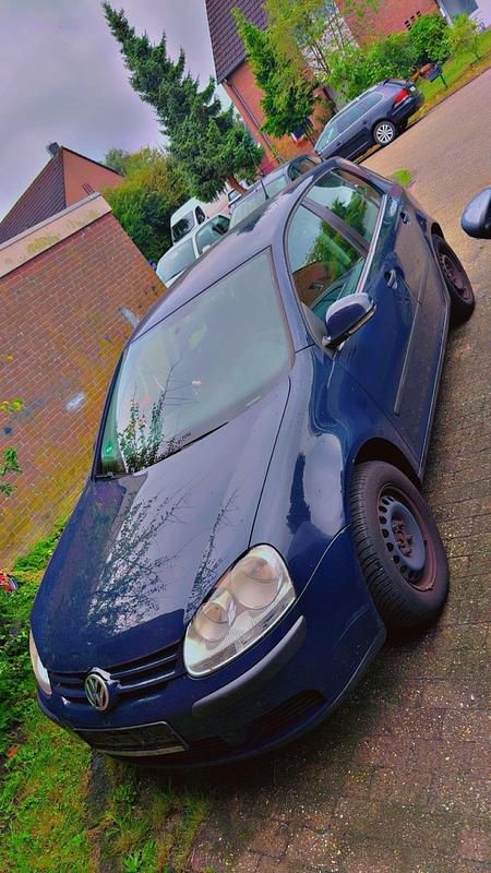 Blau Gebraucht 2006 VW Golf V Kleinwagen | 1.800 € (Guter Preis) - Bild 1/3