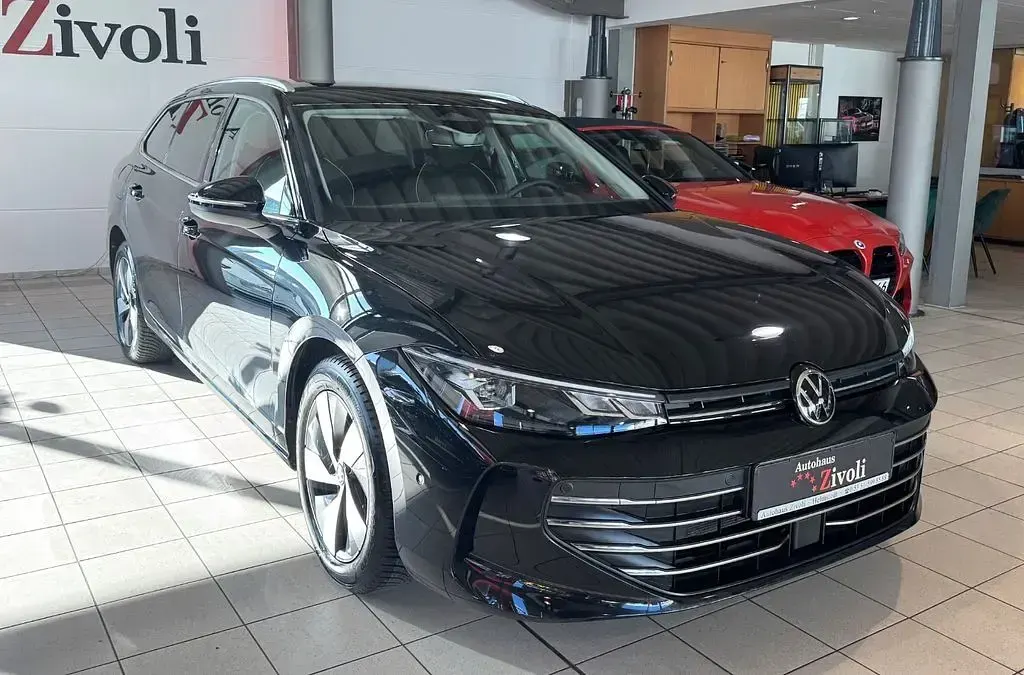 Second-hand VW Passat Highline 204 CP (150 kW) 2015 Negru Break