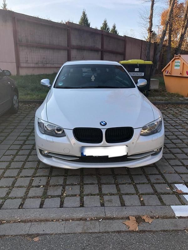 Weiß Gebraucht 2012 BMW 320 Cabriolet Cabrio | 8.000 € (Guter Preis) - Bild 1/4