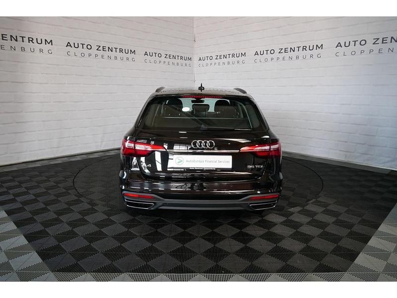Gebraucht Audi A4 Basis 163 PS (119 kW) 2022 Schwarz Kombi