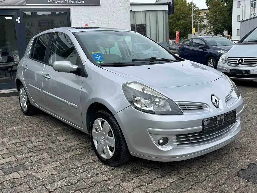 Gebraucht Renault Clio III Initiale 111 PS (81 kW) 2007 Silber Limousine