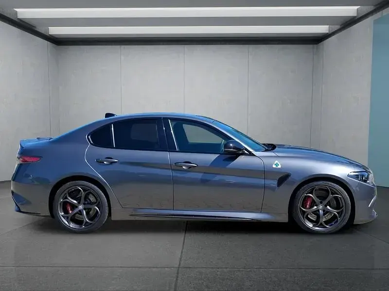 Gebraucht Alfa Romeo Giulia 519 PS (381 kW) 2024 Grau Limousine