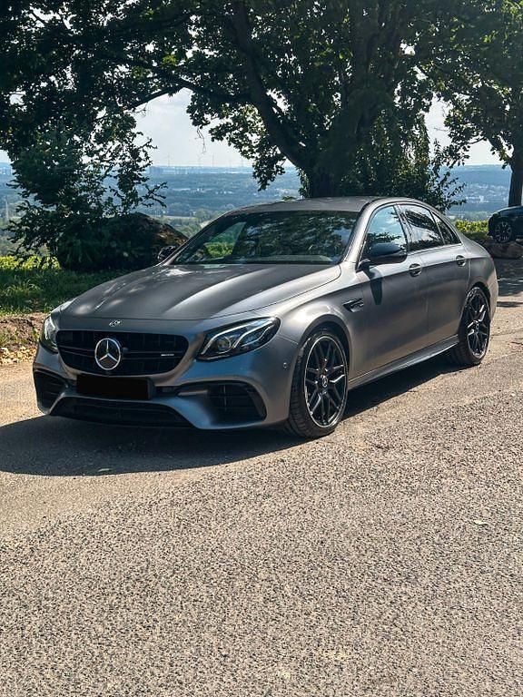 Grau Gebraucht 2018 Mercedes E63S AMG Limousine | 61.390 € (Guter Preis) - Bild 1/4