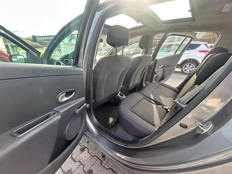 Gebraucht Renault Clio II 111 PS (81 kW) 2008 Grau Limousine