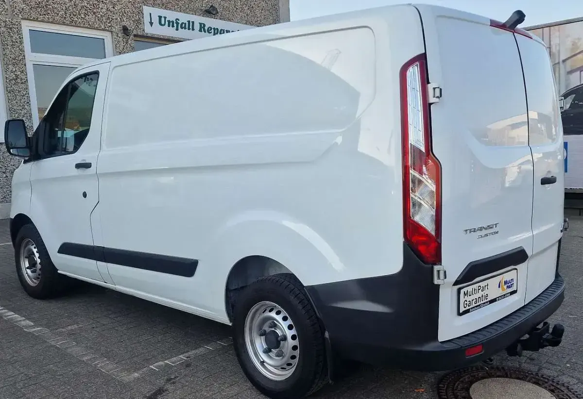 Gebraucht Ford Transit Custom 105 PS (77 kW) 2018 Weiß Limousine