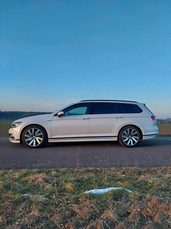 Gebraucht VW Passat R-line 239 PS (175 kW) 2017 Weiß Kombi