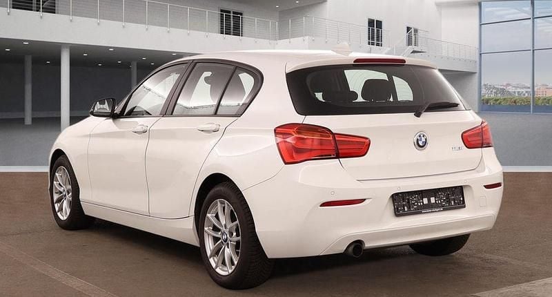 Gebraucht BMW 118 Advantage 136 PS (100 kW) 2018 Weiß Kleinwagen