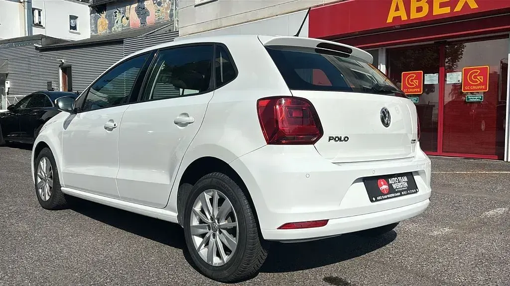 Gebraucht VW Polo Comfortline 60 PS (44 kW) 2017 Weiß Limousine