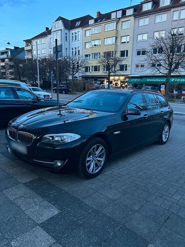 Gebraucht BMW 520 180 PS (132 kW) 2011 Schwarz Kombi