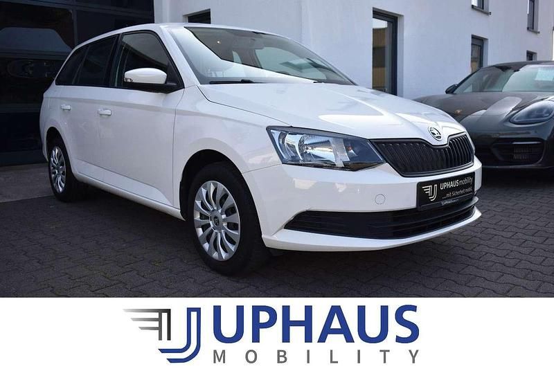 Weiß Gebraucht 2017 Skoda Fabia Ambition Kleinwagen | 9.990 € (Etwas zu teuer) - Bild 1/4