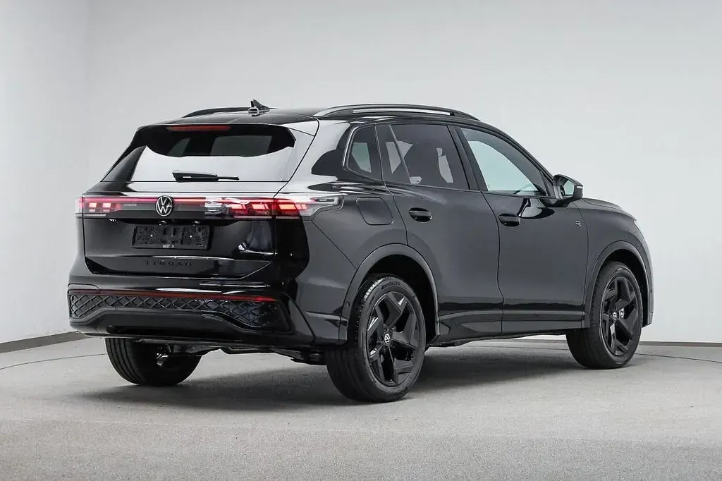 Gebraucht VW Tiguan R-line 272 PS (200 kW) 2025 Schwarz SUV