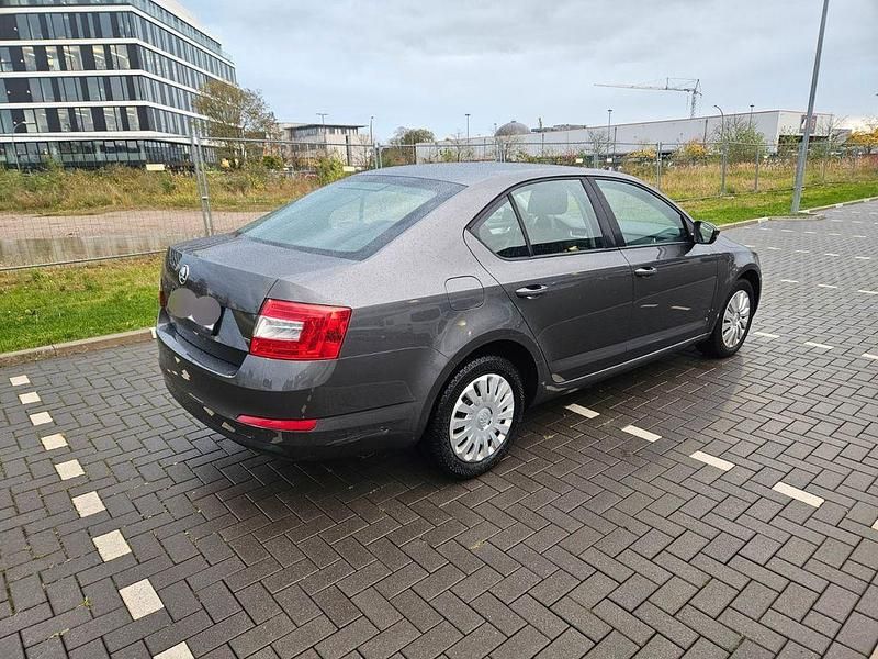 Gebraucht Skoda Octavia 140 PS (102 kW) 2013 Grau Limousine