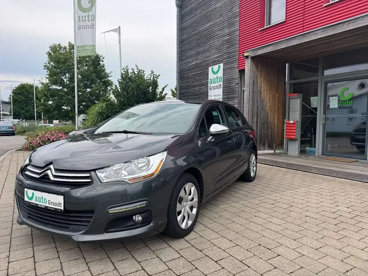 Gebraucht Citroën C4 SELECTION 114 PS (83 kW) 2014 Grau Limousine