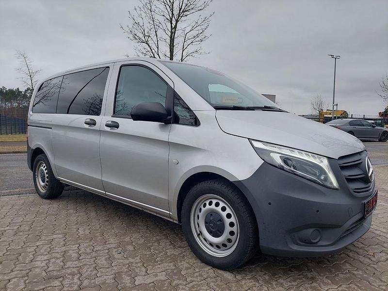 Gebraucht Mercedes Vito 163 PS (119 kW) 2021 Silber Van