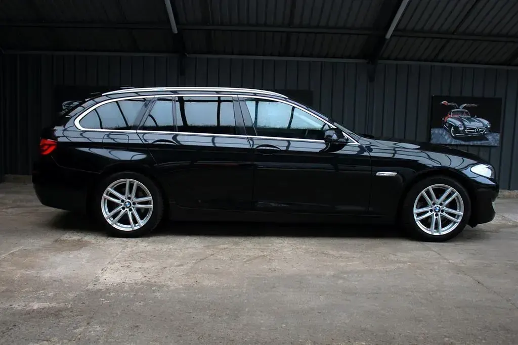 Gebraucht BMW 520 184 PS (135 kW) 2012 Schwarz Kombi