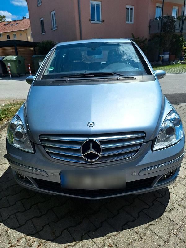 Blau Gebraucht 2005 Mercedes B200 Van / Kleinbus | 3.000 € (Superpreis) - Bild 1/4