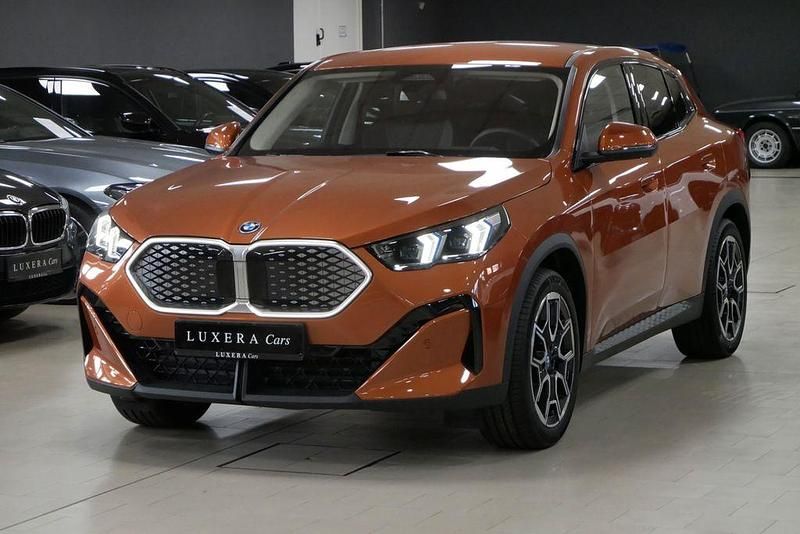 Gebraucht BMW iX2 Performance 230 kW (313 PS) 2025 Orange SUV