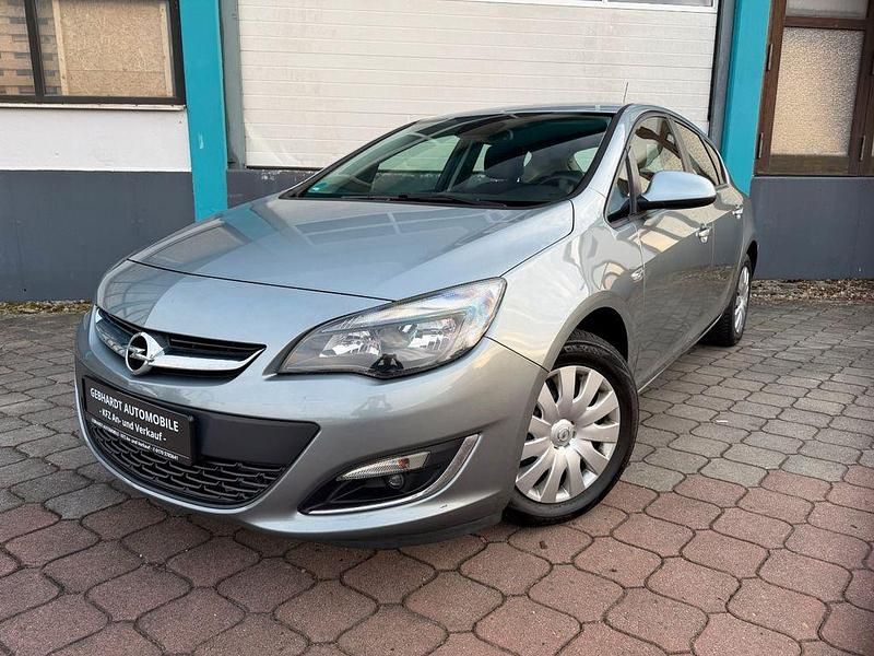 Gebraucht Opel Astra 120 PS (88 kW) 2012 Silber Limousine