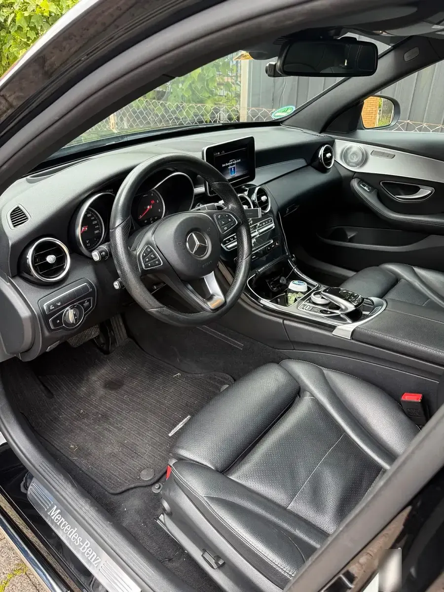 Gebraucht Mercedes C220 170 PS (125 kW) 2018 Schwarz Limousine