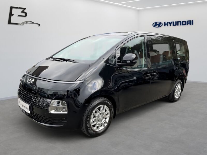 Schwarz Gebraucht 2024 Hyundai Staria Trend Van | 44.290 € (Fairer Preis) - Bild 1/4
