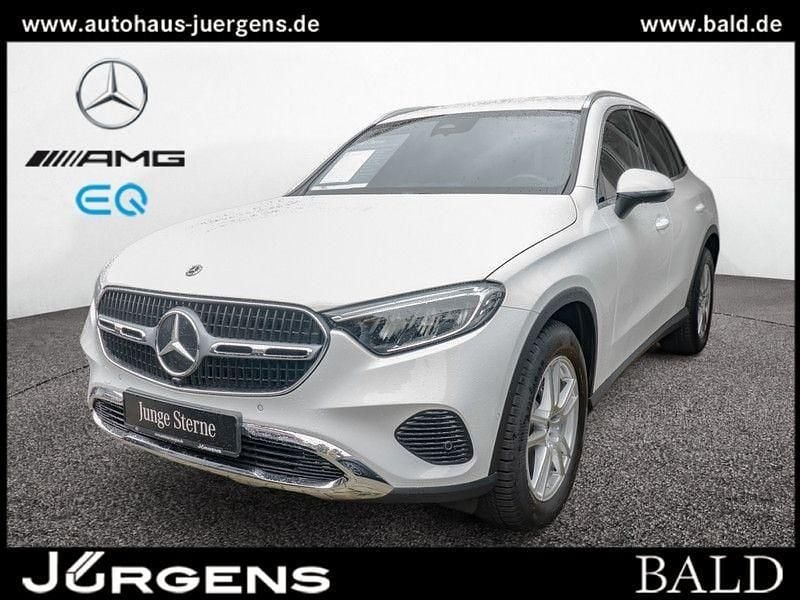Weiss unilack polarweiß Gebraucht 2023 Mercedes GLC220 Avantgarde SUV | 46.170 € (Superpreis) - Bild 1/4