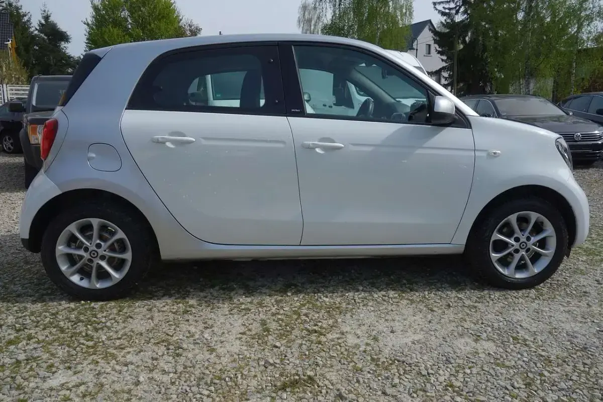 Gebraucht Smart ForFour 90 PS (66 kW) 2018 Graphitegrau metallic Kleinwagen