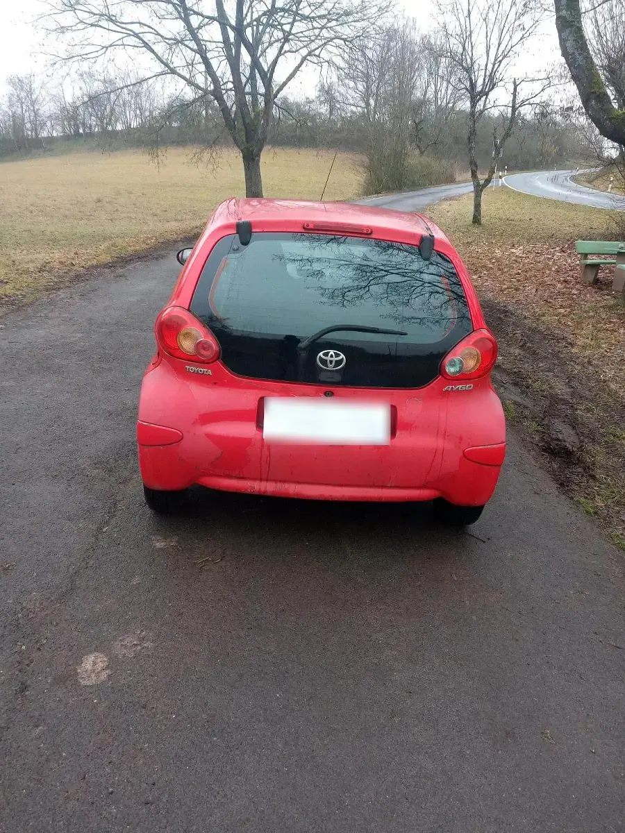 Używany Toyota Aygo 63 KM (46 kW) 2006 Czerwony Hatchback