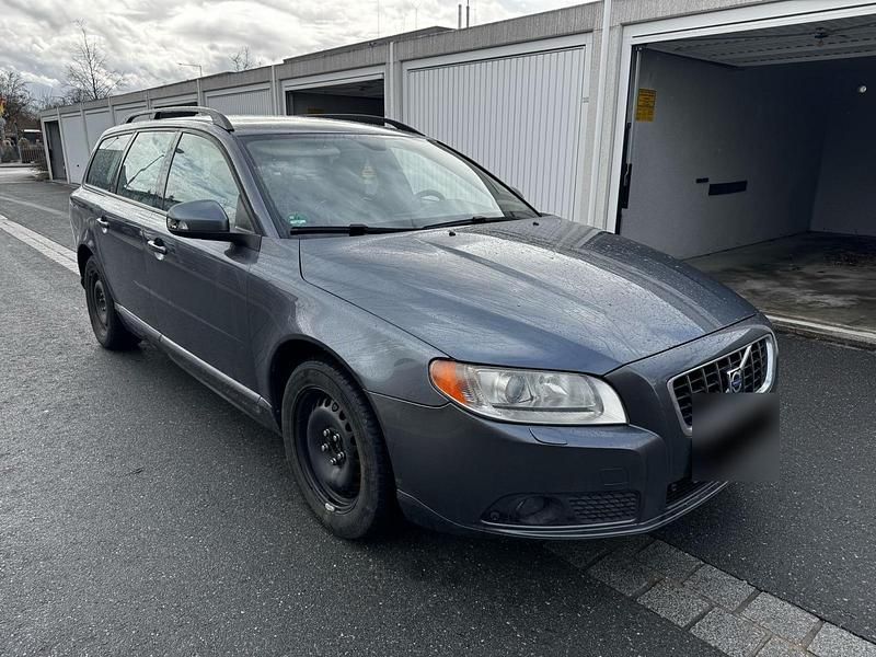 Gebraucht Volvo V70 Momentum 185 PS (136 kW) 2008 Grau Kombi