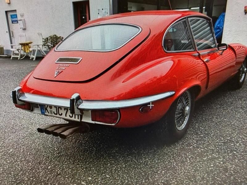 Second-hand Jaguar E-Type 268 CP (197 kW) 1972 Roșu Coupe