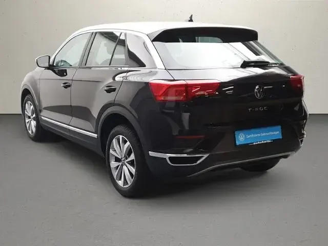 Gebraucht VW T-Roc Style 110 PS (80 kW) 2021 Deep black perleffekt/pure whi SUV