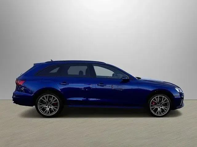 Gebraucht Audi S4 Ambiente 341 PS (250 kW) 2022 Navarrablau metallic Kombi