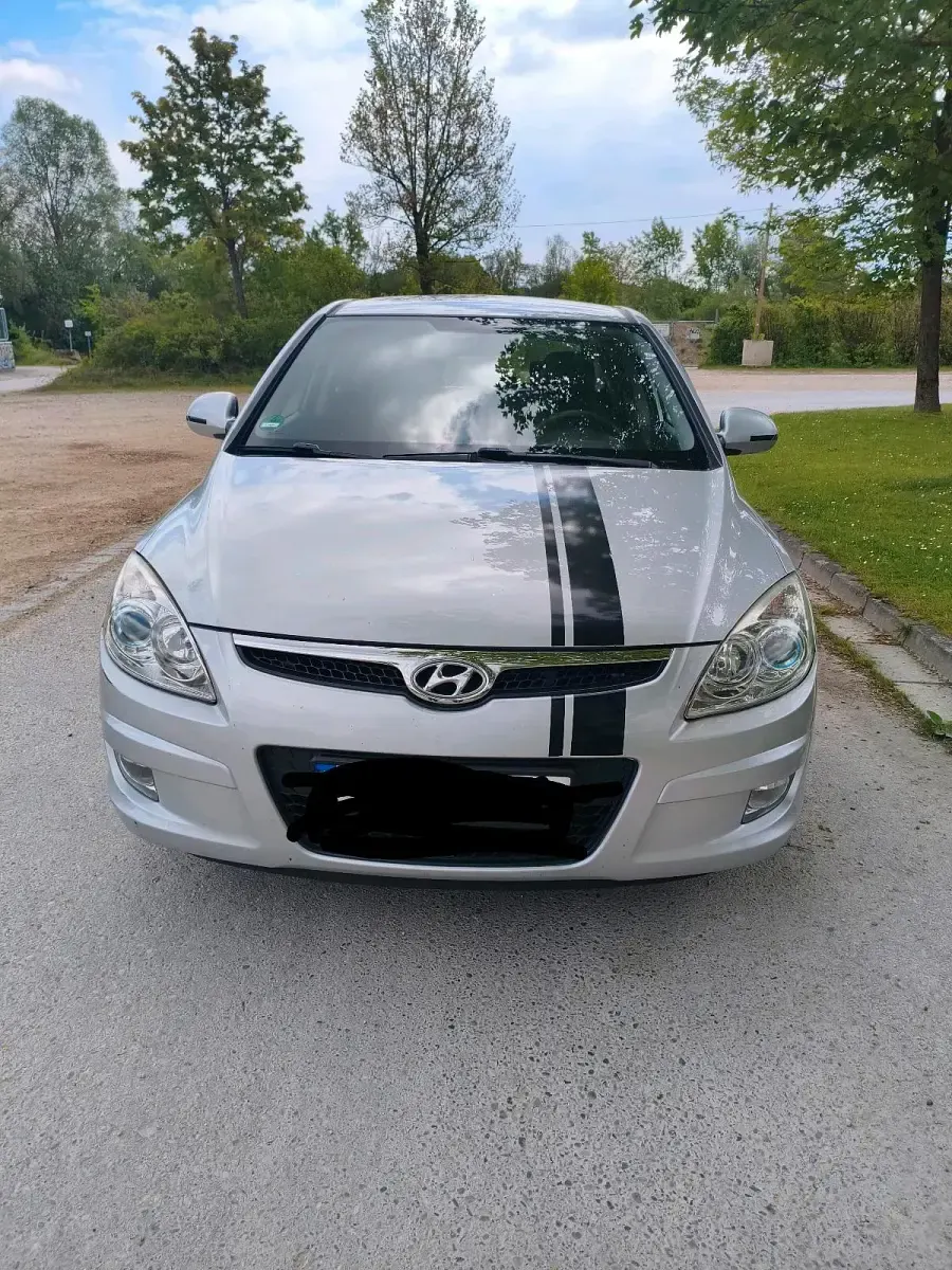 Gebraucht Hyundai i30 116 PS (85 kW) 2007 Silber Kleinwagen