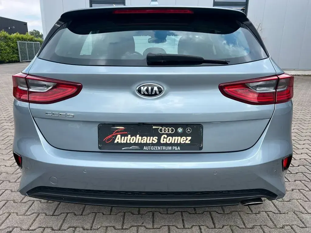 Gebraucht Kia Ceed Vision 140 PS (102 kW) 2019 Silber Kleinwagen