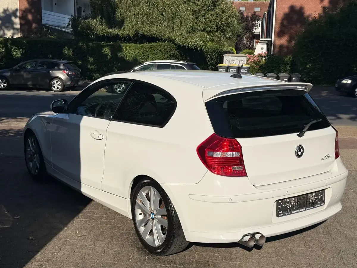 Gebraucht BMW 118 Advantage 143 PS (105 kW) 2010 Weiß Kleinwagen