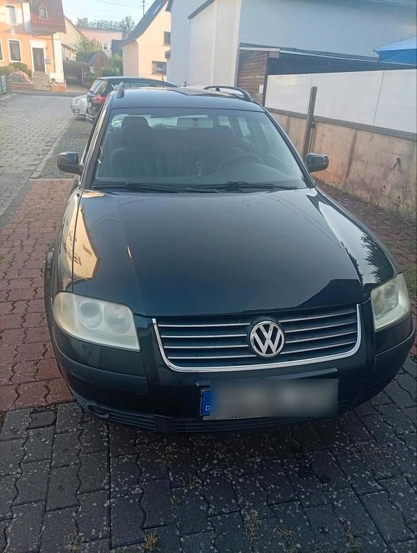 Schwarz Gebraucht 2003 VW Passat Kombi | 850 € (Guter Preis) - Bild 1/4