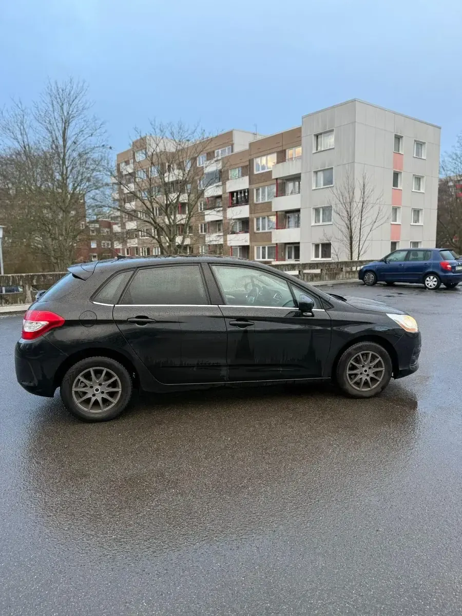 Gebraucht Citroën C4 120 PS (88 kW) 2011 Schwarz Kleinwagen
