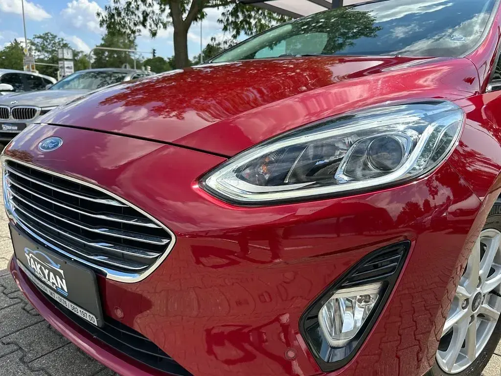 Gebraucht Ford Fiesta Titanium 101 PS (74 kW) 2018 Rot Kleinwagen