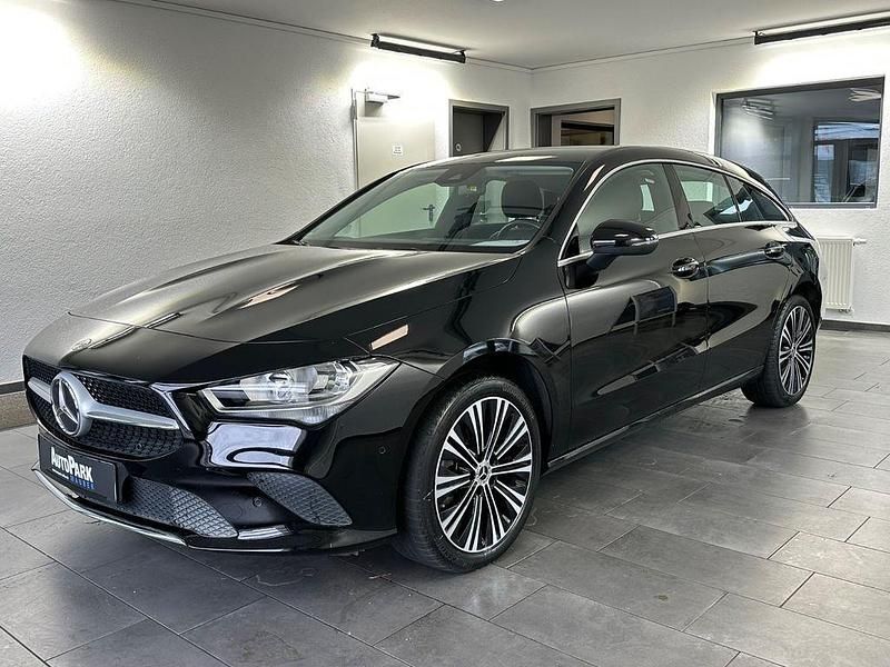 Schwarz Gebraucht 2022 Mercedes CLA250e Shooting Brake Progressive Kombi | 26.998 € (Superpreis) - Bild 1/4